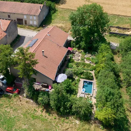 Le Vieux Nayeu بيت ضيافة