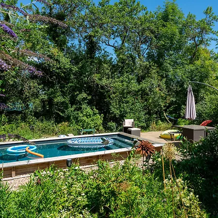 Le Vieux Nayeu بيت ضيافة *