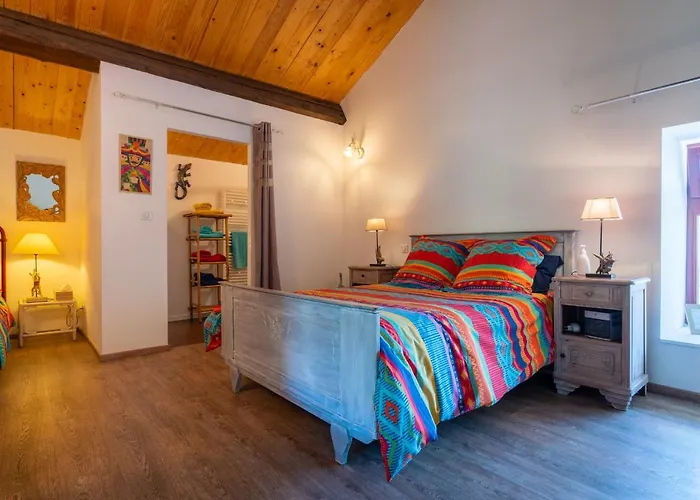 Le Vieux Nayeu Raville