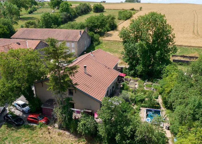 Le Vieux Nayeu Penzion Raville